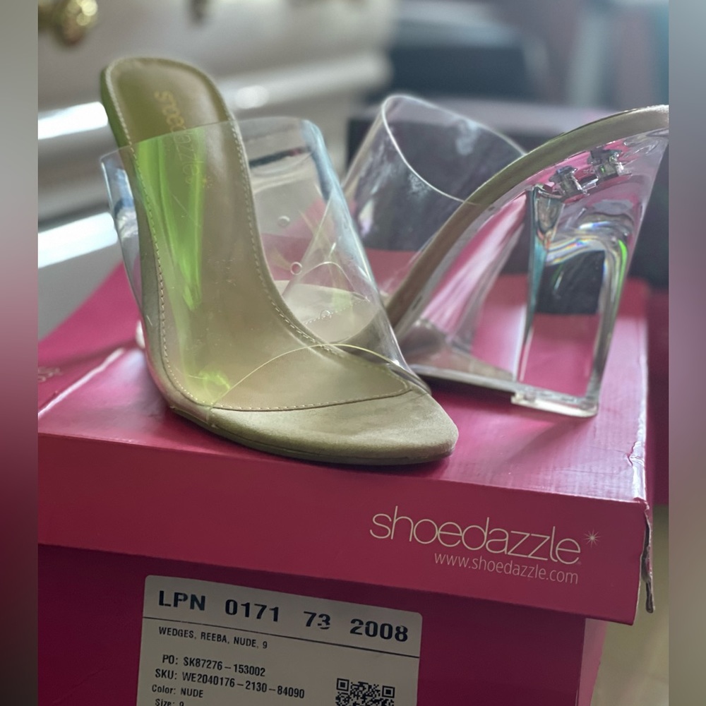 Shoe Dazzle Reeba Clear Wedge